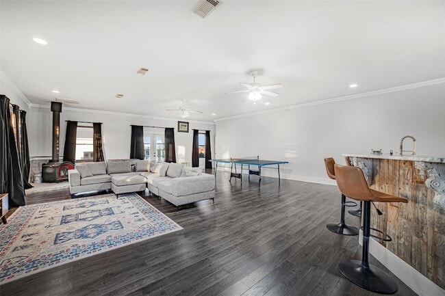 Building Photo - 17221 Steger Ln