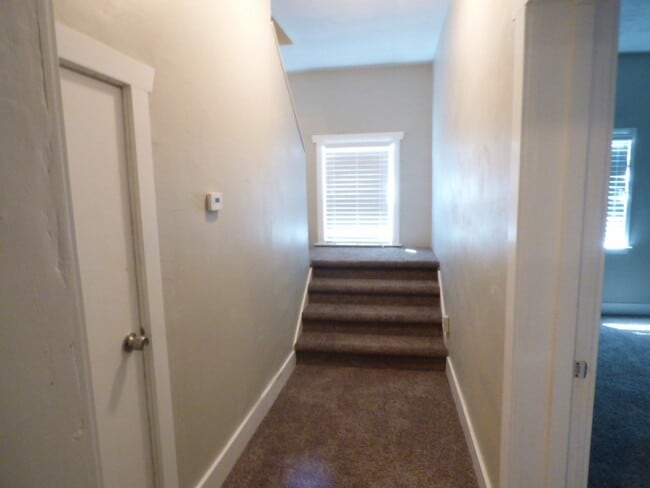 Building Photo - 4 Bd 1 Ba Upgrades Through Out in Murray
