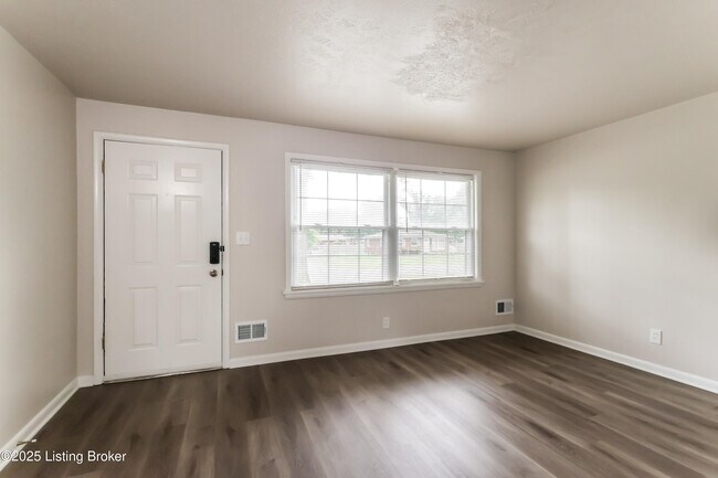 Building Photo - 5309 Pyrus Ln