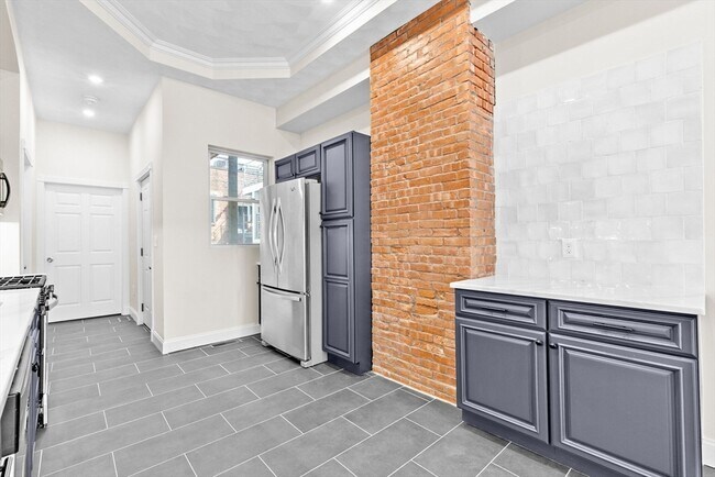 Building Photo - 178 Webster St