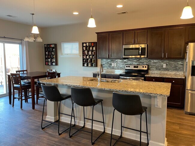 Building Photo - 108 Jersey Ln