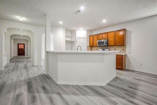 Building Photo - 520 West Fork