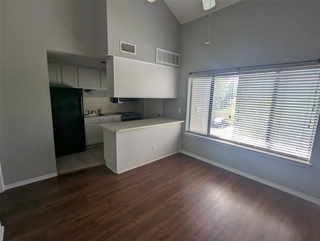 Building Photo - 601 Nelray Blvd