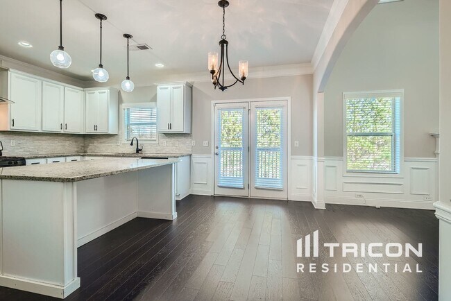 Building Photo - 3768 Lake Haven Way