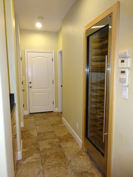 Building Photo - 3100 Tewksbury Way