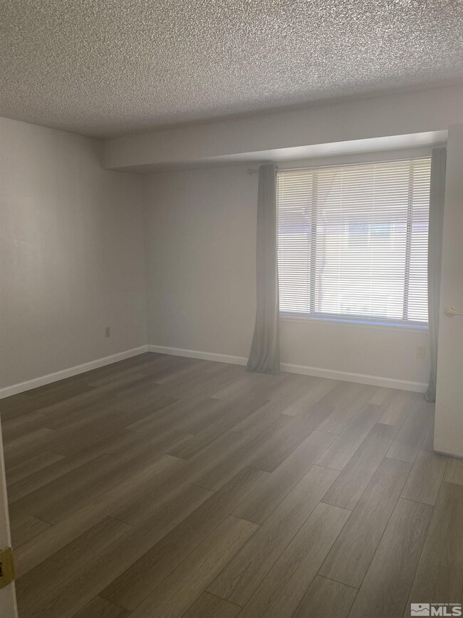 Building Photo - 2875 Idlewild Dr