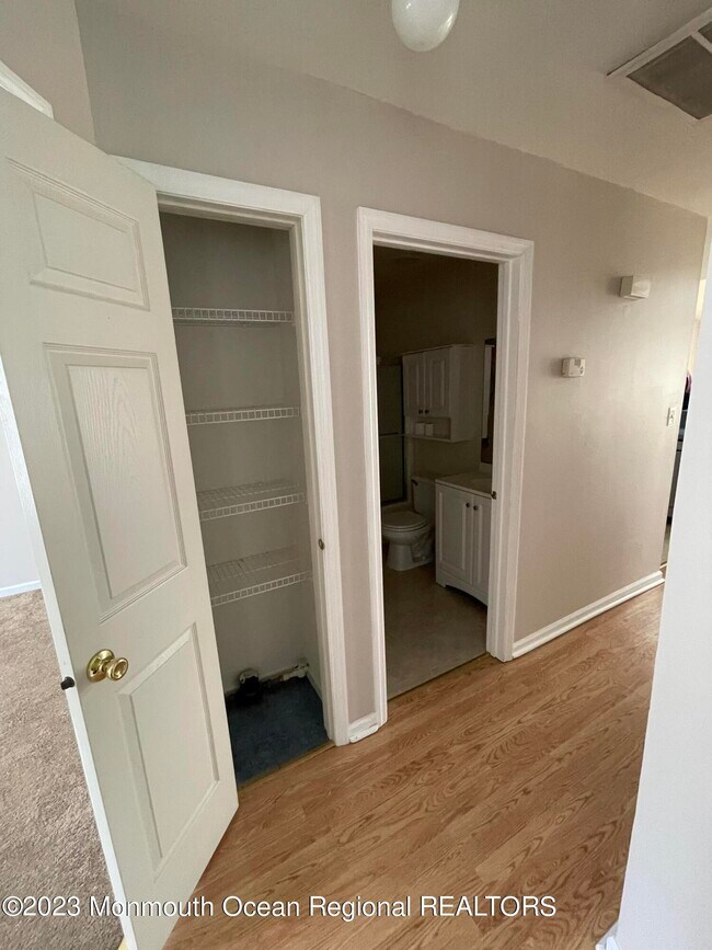 Building Photo - 48 Timberline Dr