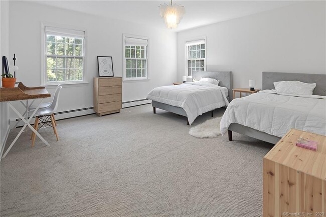 Building Photo - 33 Riverfield Dr