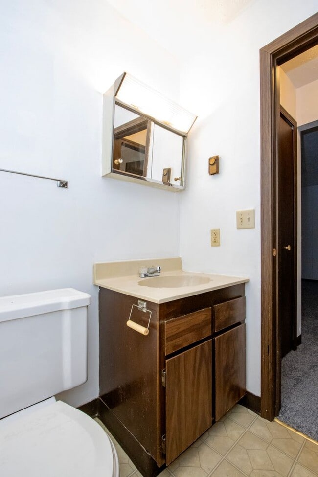 Building Photo - Autumn Manor Apartments - Doylestown, Ohio