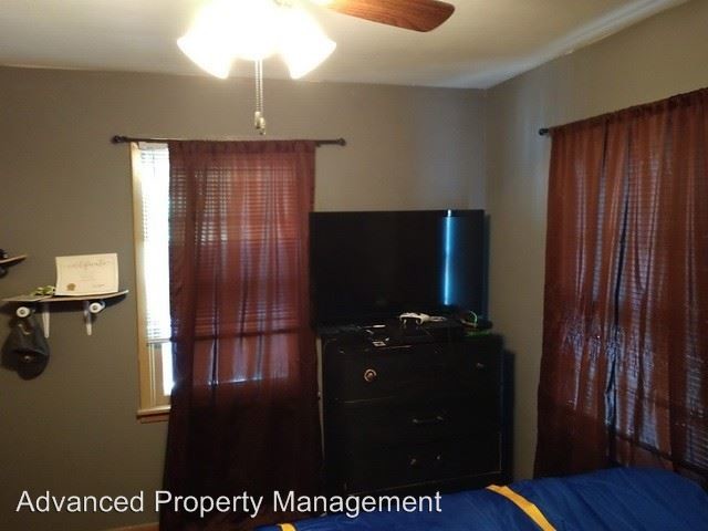 Building Photo - 5 br, 2 bath House - 1944 Hayes Drive