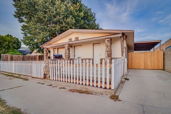 Building Photo - 2106 E St