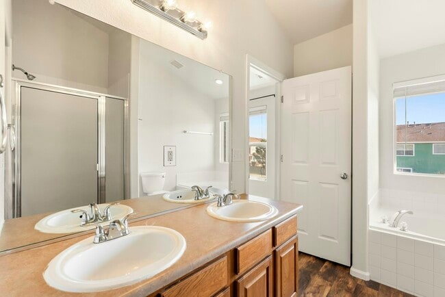 Building Photo - 2569 Shannara Grv