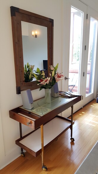 Building Photo - 915 Haywood Rd