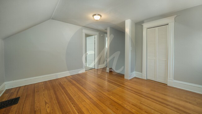 Building Photo - 1213 W Colorado Ave