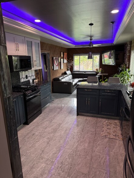 Building Photo - 2673 Sonoma Way