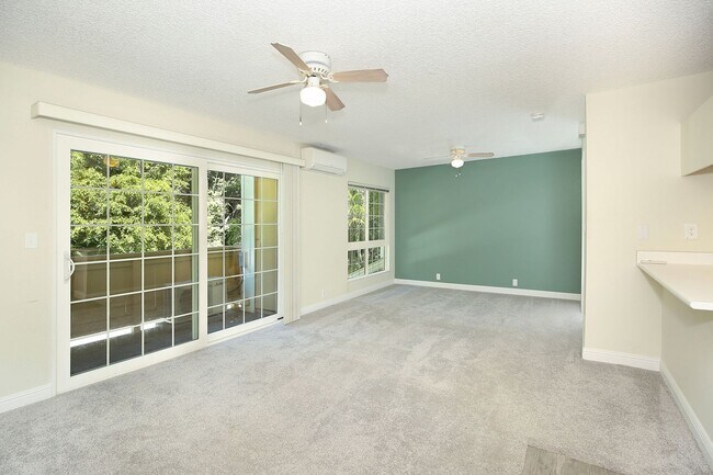 Building Photo - 373 Mananai Pl