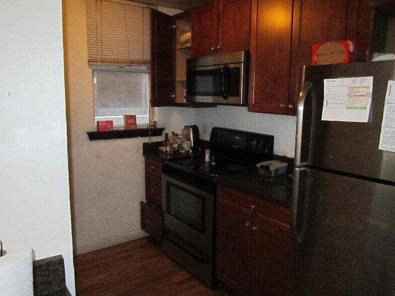 Primary Photo - 10 Parker Hill Ave