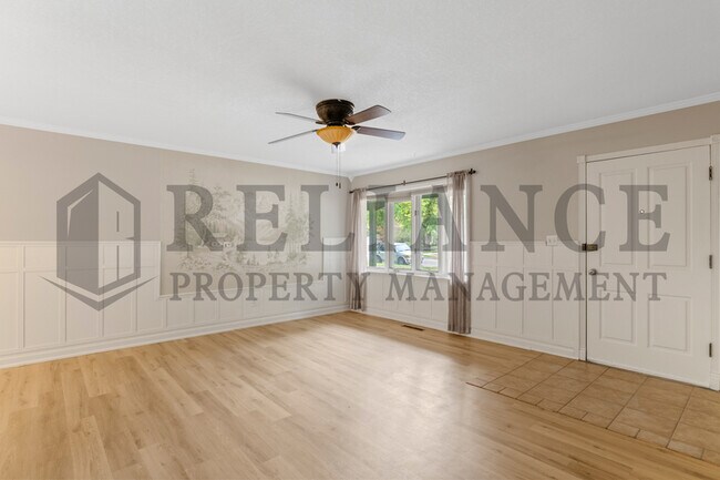 Building Photo - 913 N Wilbur Ln