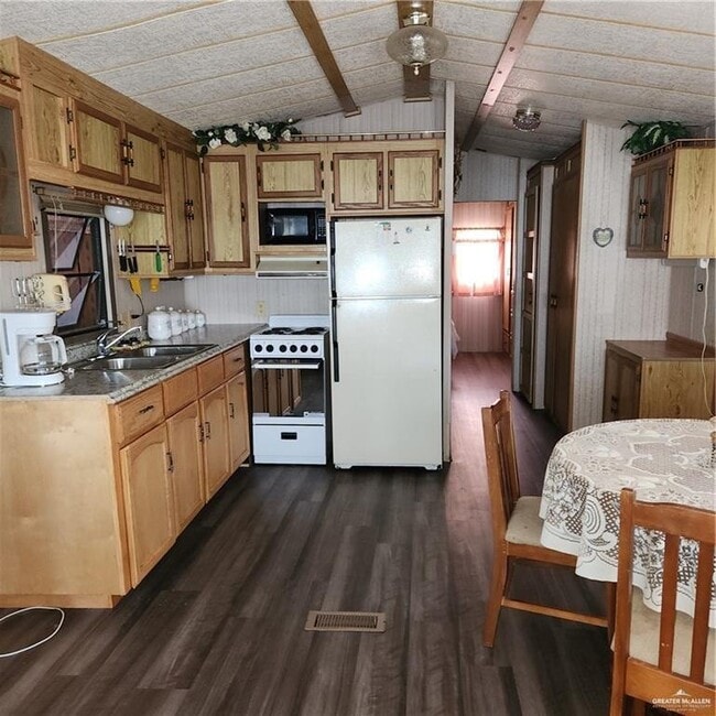 Building Photo - 29 Harness Dr