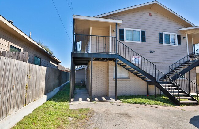 Building Photo - For Lease-Housing Vouchers Accepted | 2 Bed, 1 Bath | 800 Sq Ft | Sunnyside Place Community |