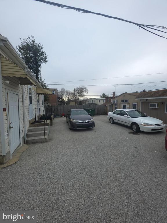 Building Photo - 320 Darby Rd