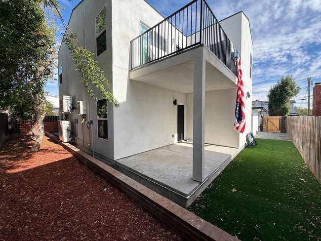 Building Photo - 5162-5166 Ewing St.