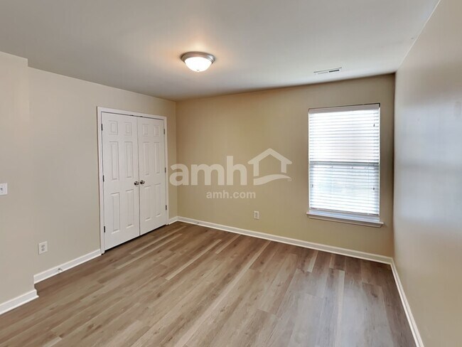 Building Photo - 935 Legacy Park Rd