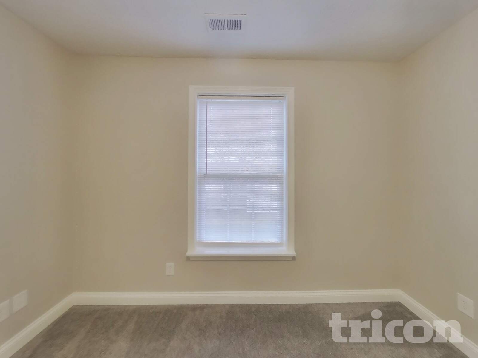 Building Photo - 722 Chestnut Ln