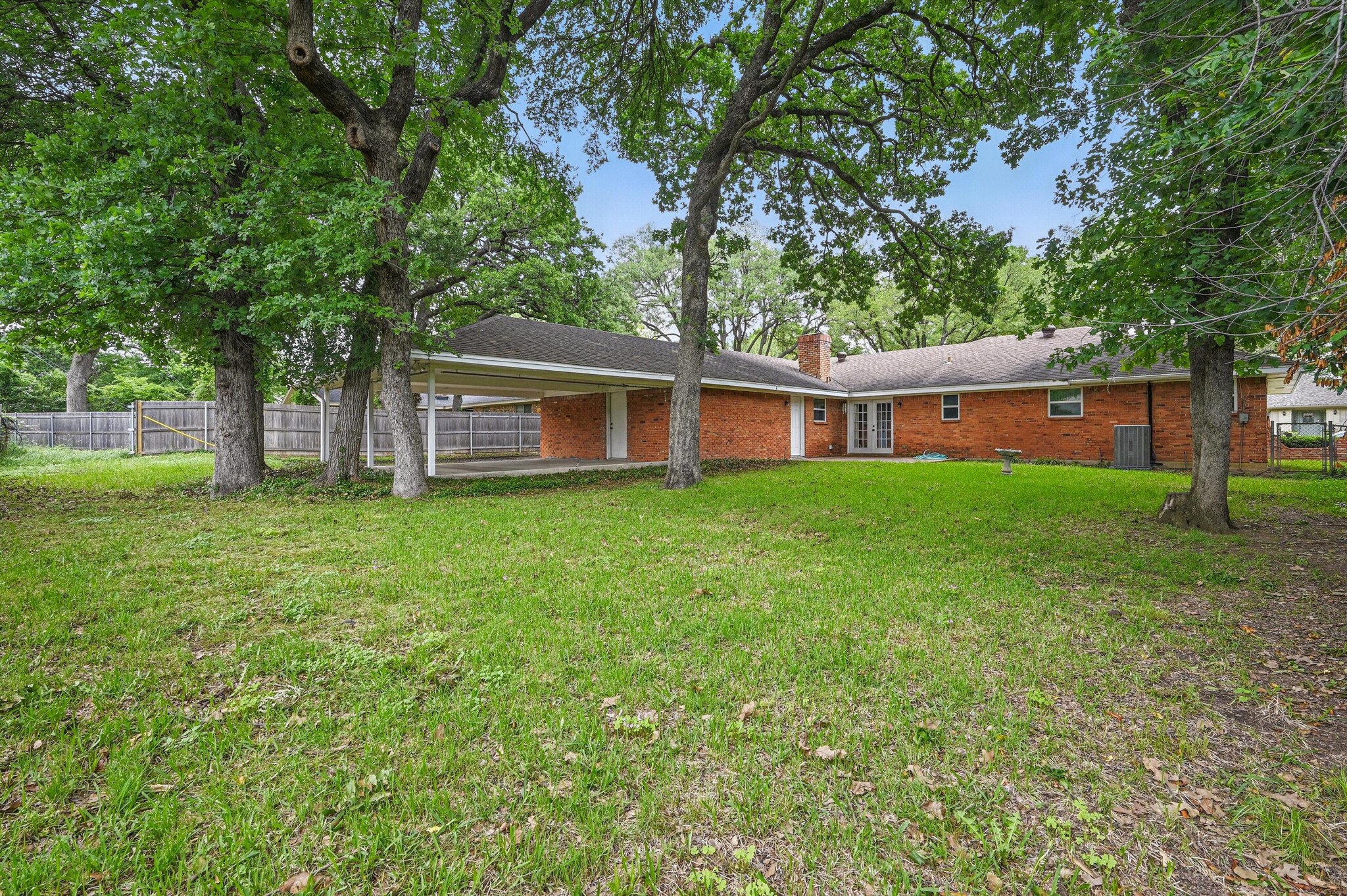Building Photo - 2221 Prince John Dr