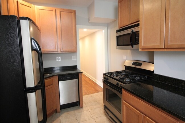 Building Photo - 4010 N Hamlin Ave