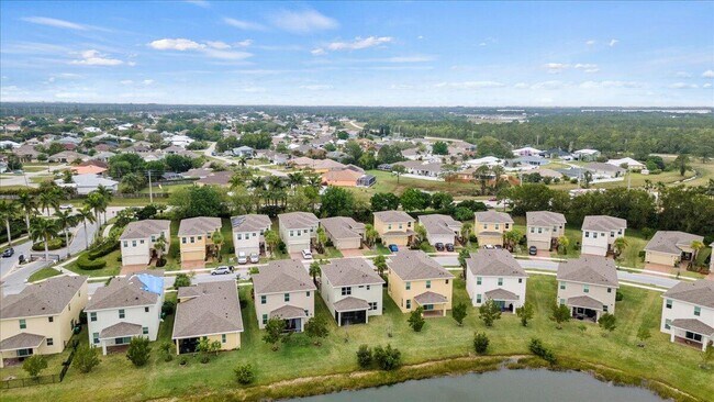 Building Photo - 1766 NW Cataluna Cir