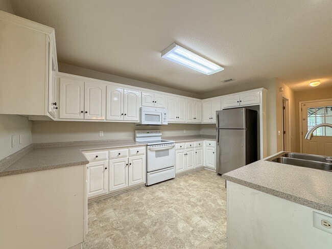 Building Photo - 1159 Bartlett Dr