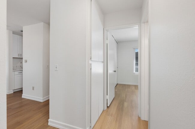 Building Photo - 16924 Caminito Santico