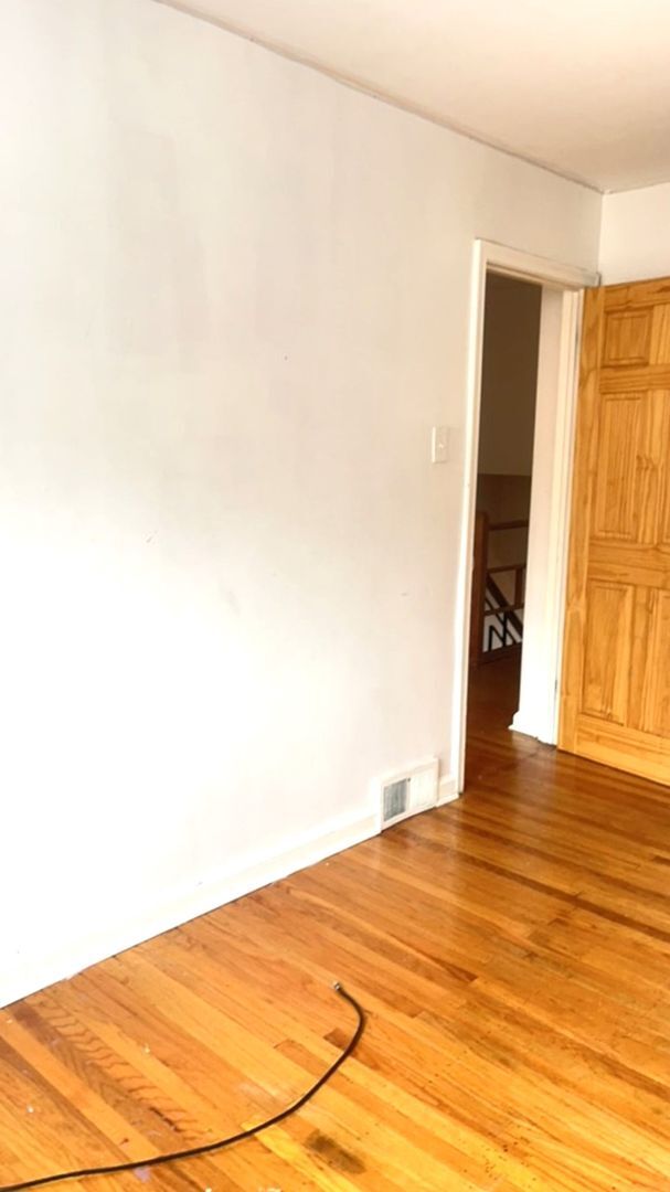 Building Photo - Stunning 3-Bedroom Townhome in East Oak Lane! Available NOW!