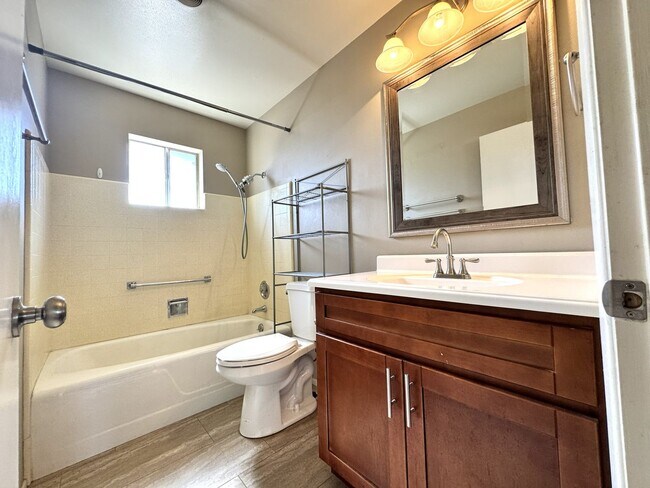 Building Photo - BEAUTIFUL 2 BEDROOM IN DREAMLAND VILLAS 55...