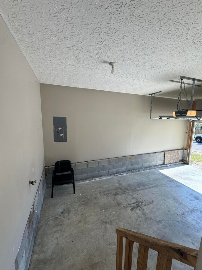 Building Photo - 889 Revere Run Dr