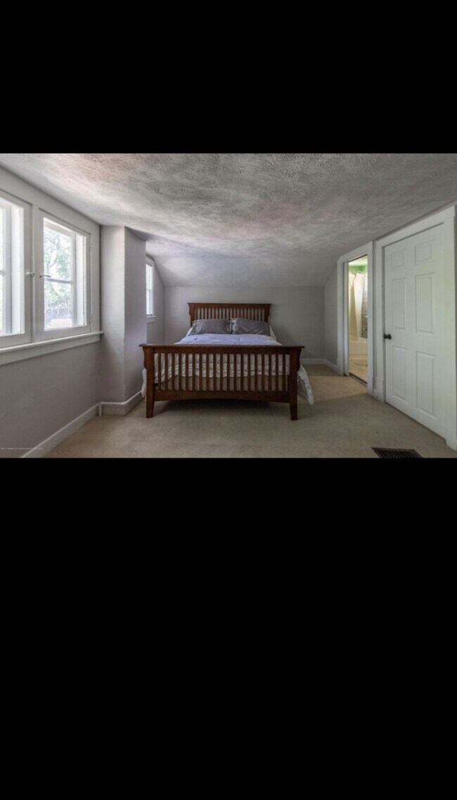 Building Photo - N Magnolia Property