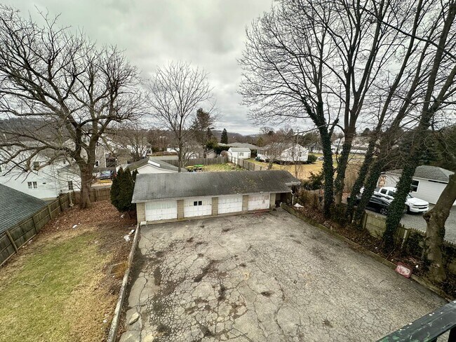 Building Photo - 25A Fairfield Ave