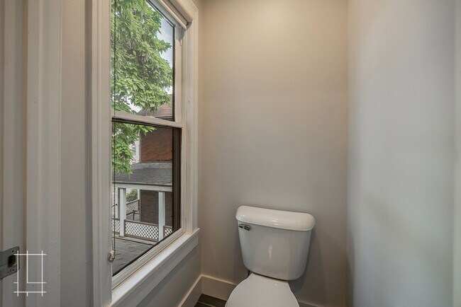 Building Photo - Available Now: One Month Free Rent!