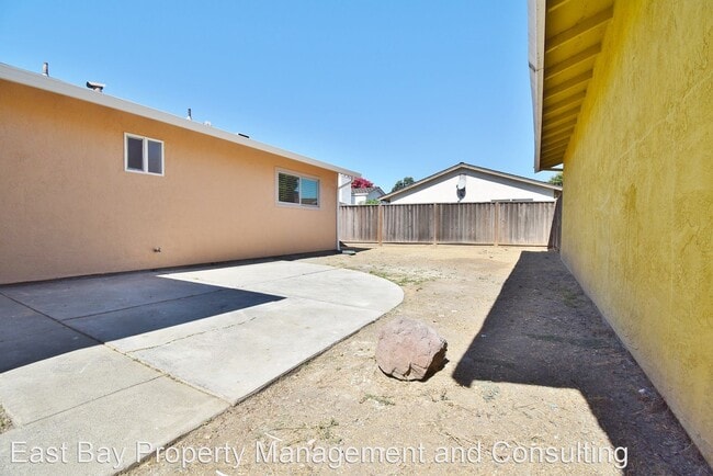 Building Photo - 3 br, 2 bath House - 3855 Dunbar Pl.