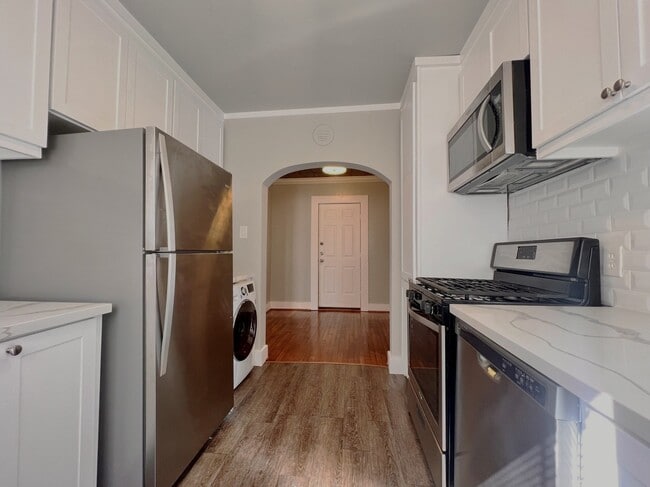 Building Photo - 2021 Kane St