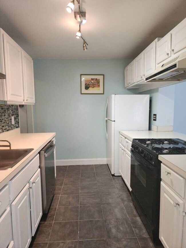 Building Photo - COMING SOON - Waters Edge Condo