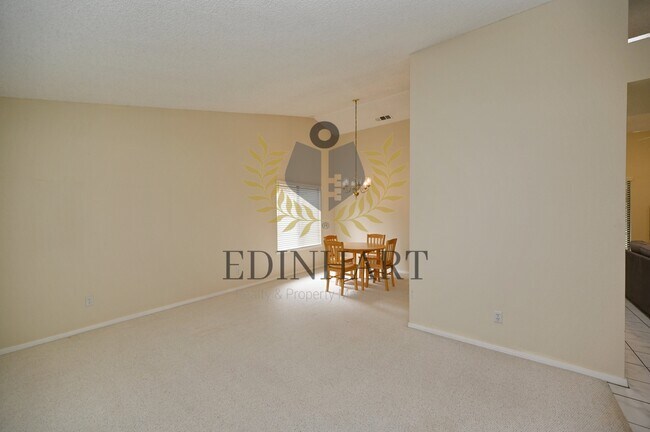 Building Photo - 6447 N Vagedes Ave