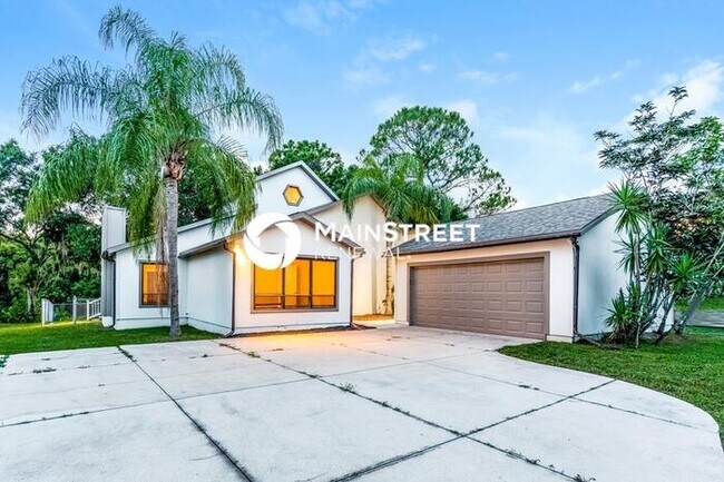 Building Photo - 3 Bedroom Pet-Friendly Home in SARASOTA, FL with Main Street Renewal