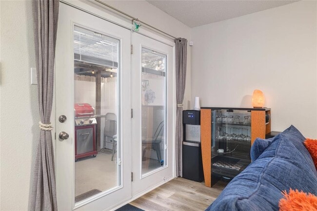 Building Photo - 7406 Shadow Hill Dr