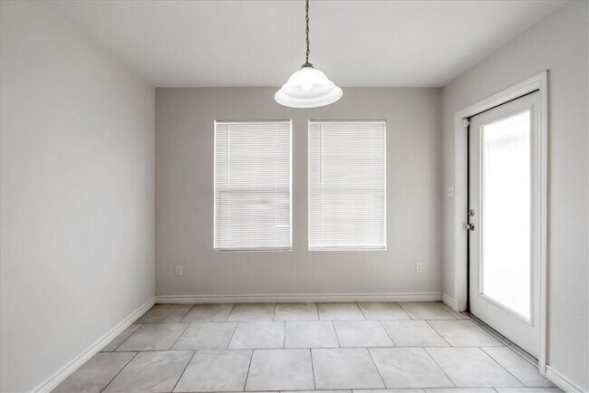 Building Photo - 525 Military Dr