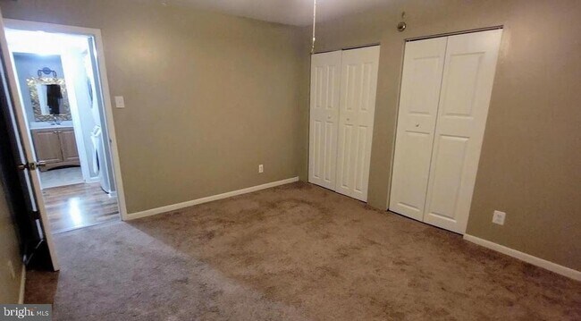 Building Photo - 10109 Prince Pl