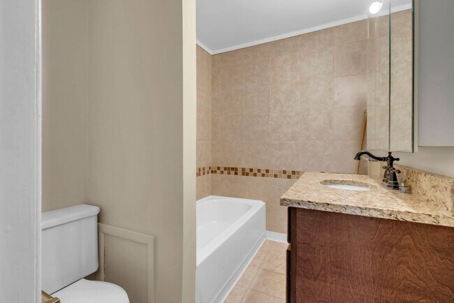 Building Photo - Updated 4 Bedroom 3 bathroom in Derby, KS