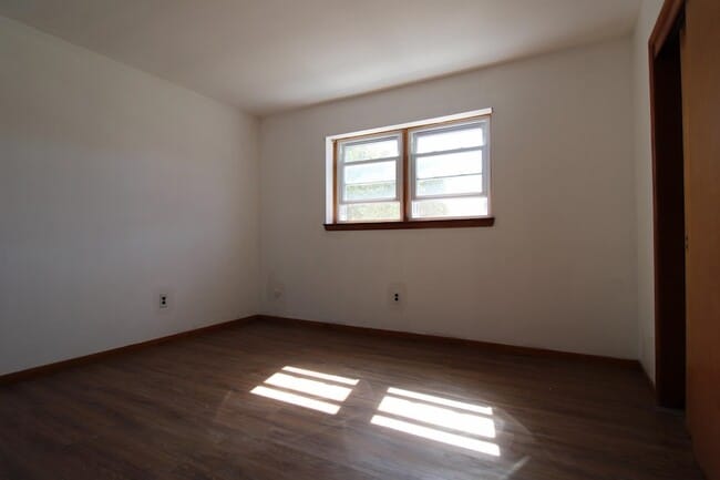 Building Photo - 1018 Koelle Blvd