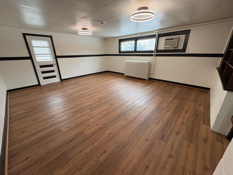 Building Photo - 1616 N Vermilion St